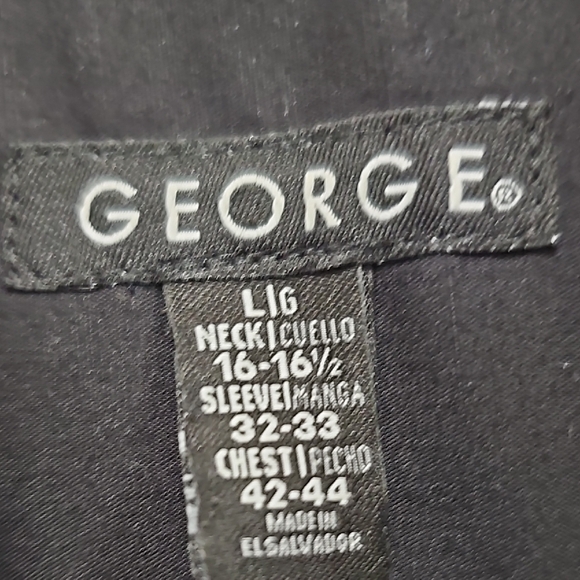 George Dress Shirt with Smooth Fabric and Standard Collar - Picture 2 of 4